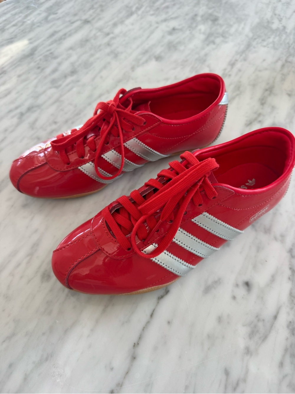 adidas Tokyo Red Gum. US 7